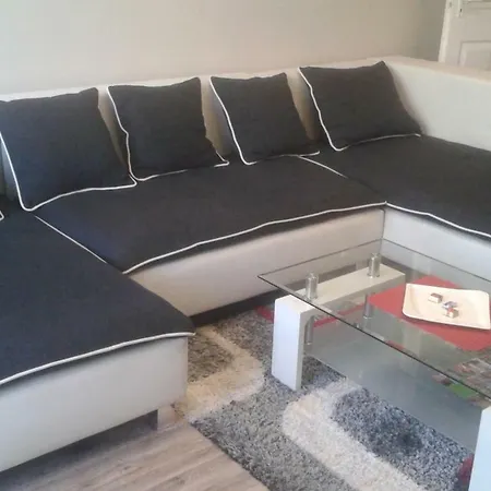 Home Апартаменты *